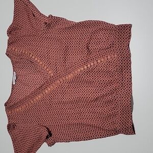 Crescent & Willough blouse With Delicate Lace Detail Around V Neck And Tie Back